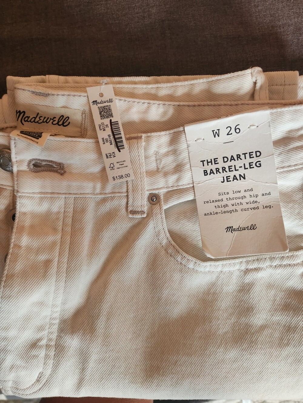 Madewell Darted Barrel-Leg Jean - - Picture 8 of 8